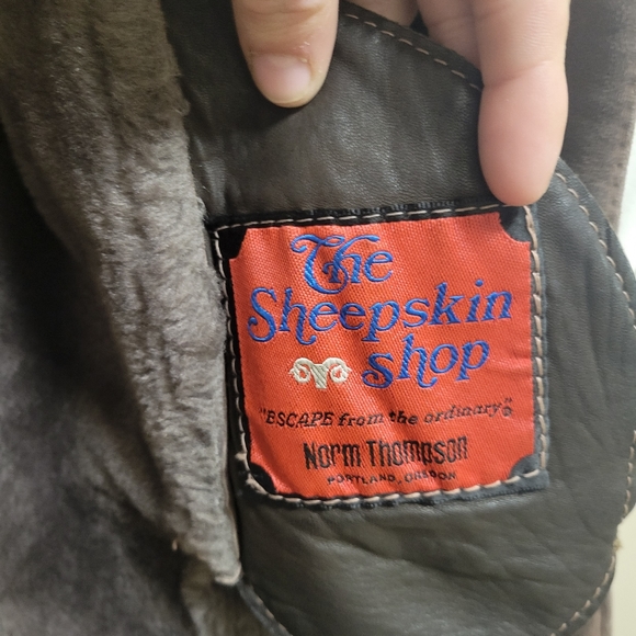 Genuine shearling womens 16 - Picture 6 of 9